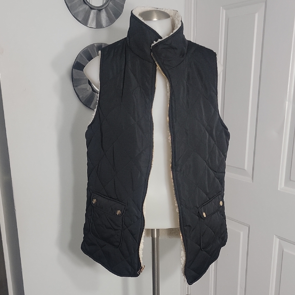 Women's Reversible Black Fur Quilted Full Zip Gold accents Vest Small